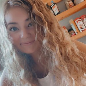 Meet your Posher, Alyssa